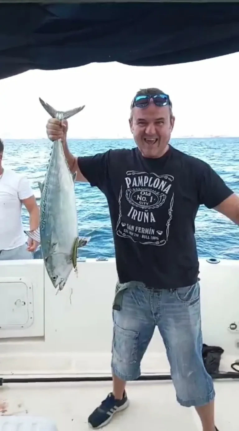 Pesca a bordo del Perla Fisher en Marbella