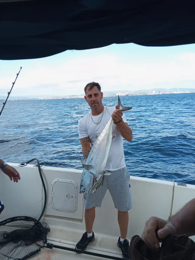 Pesca a bordo del Perla Fisher en Marbella