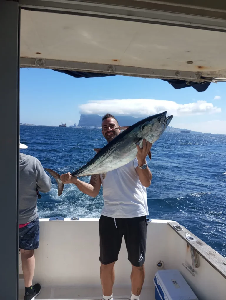 Pesca a bordo del Perla Fisher en Marbella